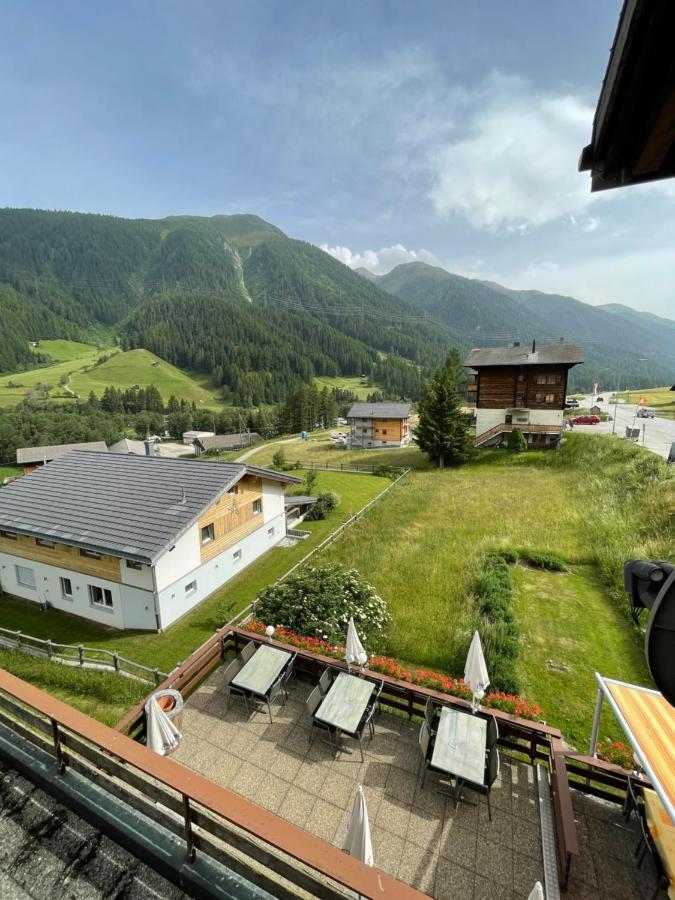 Hotel Restaurant Gommerhof Reckingen Esterno foto